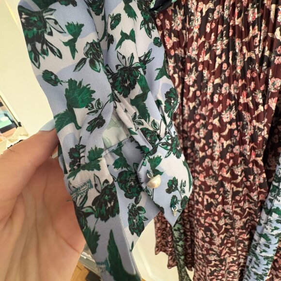 Delfi Collective Midi Dress Contrast Print Floral VNeck Wrap Pleated Skirt Sz XS - Picture 9 of 12